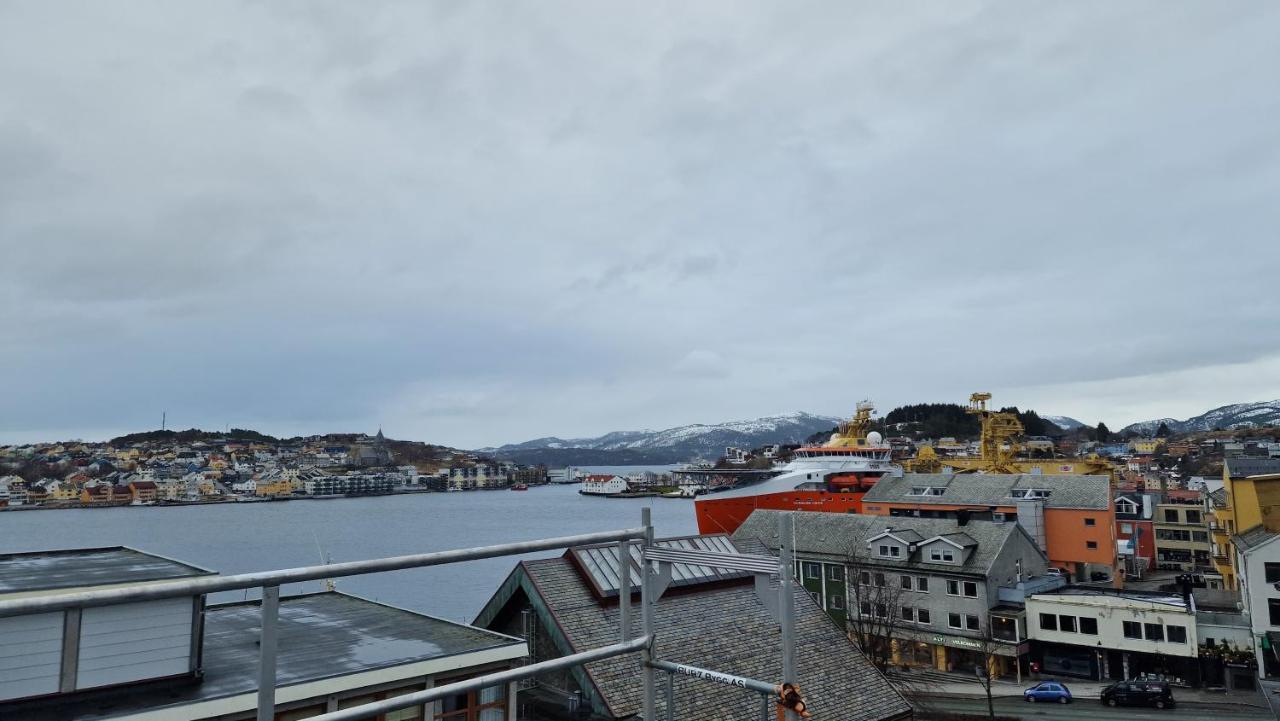 Lovely 2-Bedroom Loft With Panoramic View. Kristiansund Zewnętrze zdjęcie
